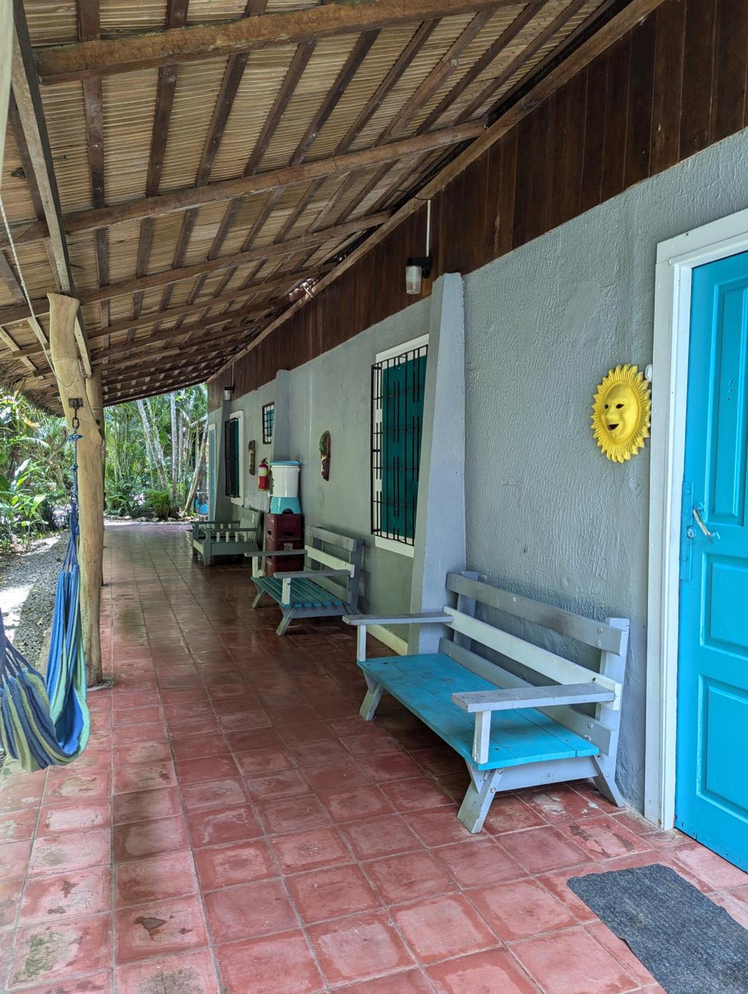 Tasty Dayz Hostel Puerto Viejo de Talamanca Екстериор снимка