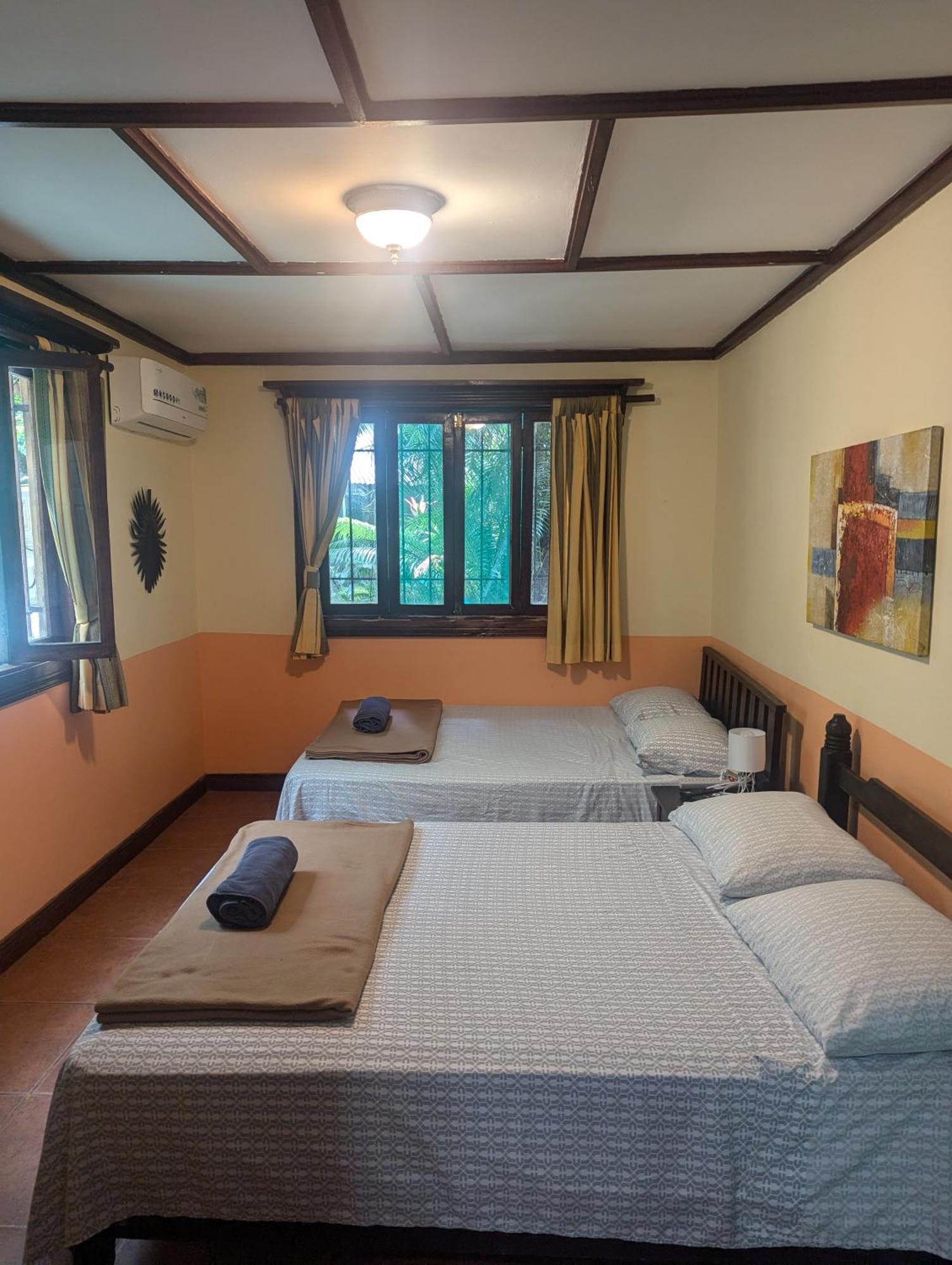 Tasty Dayz Hostel Puerto Viejo de Talamanca Екстериор снимка