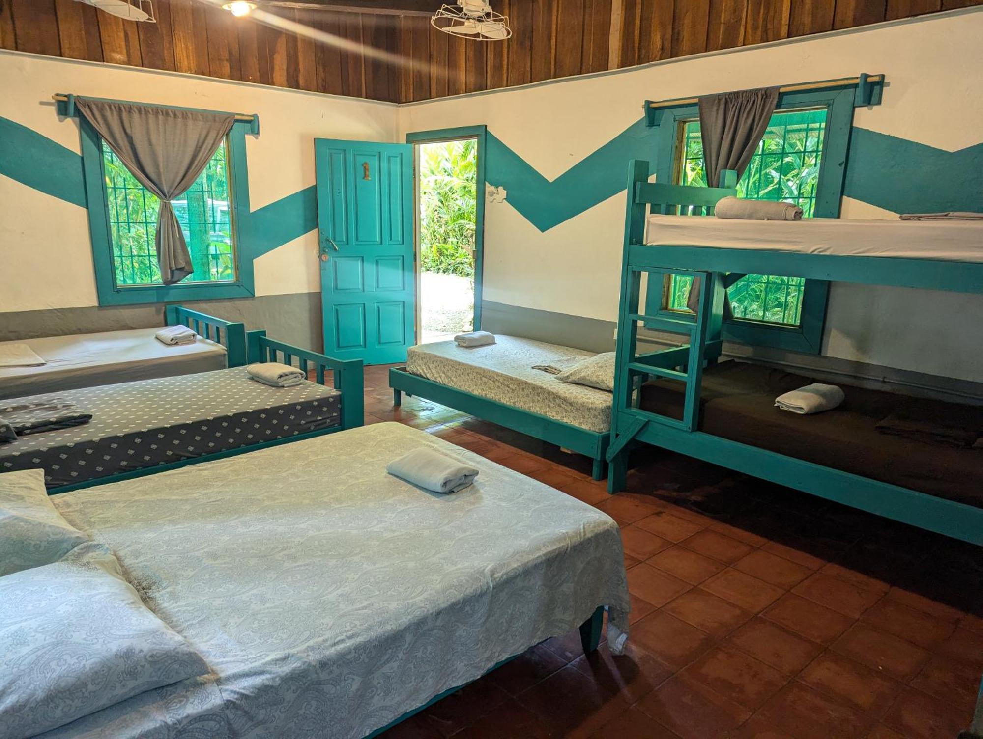 Tasty Dayz Hostel Puerto Viejo de Talamanca Екстериор снимка