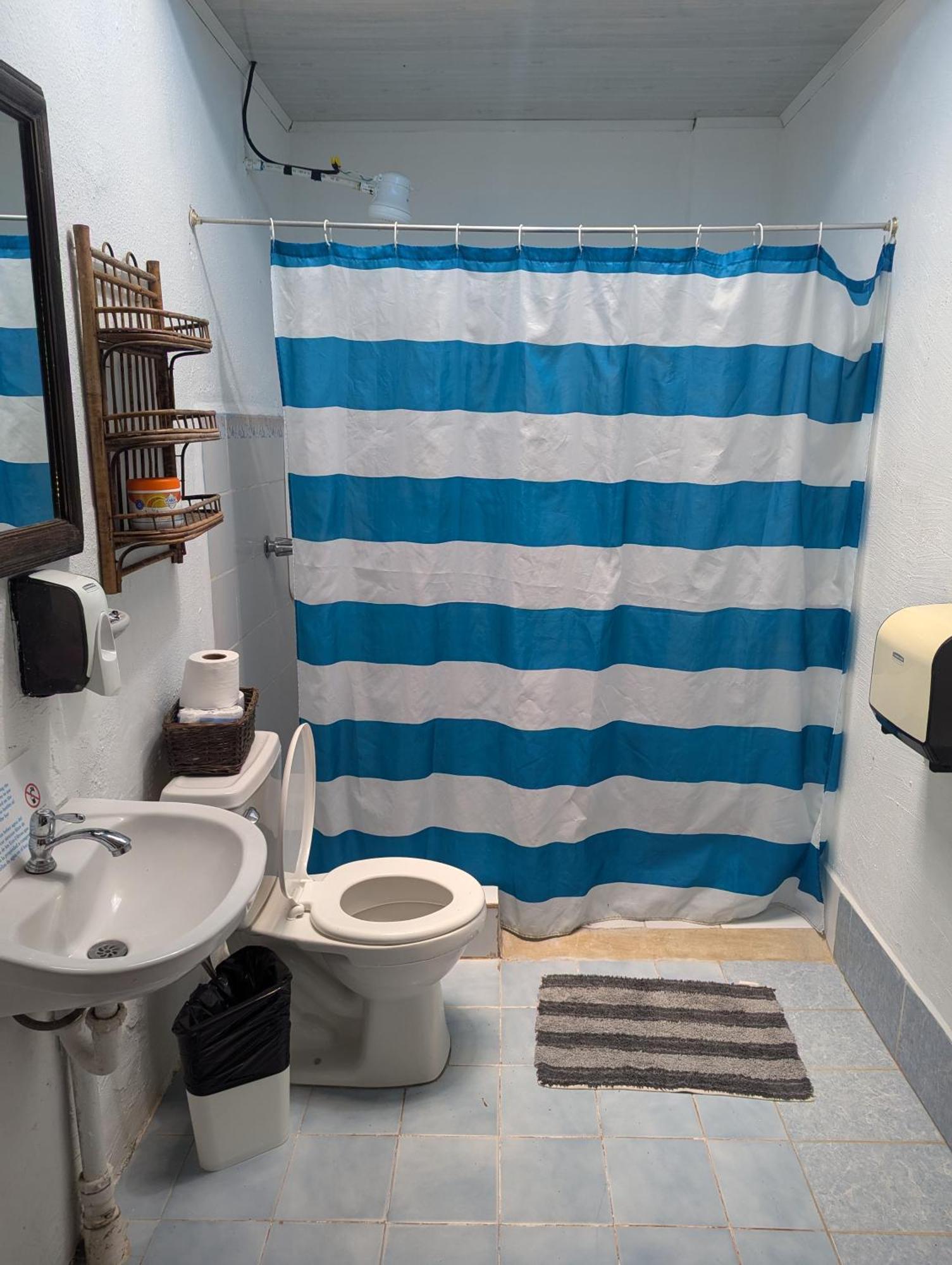 Tasty Dayz Hostel Puerto Viejo de Talamanca Екстериор снимка